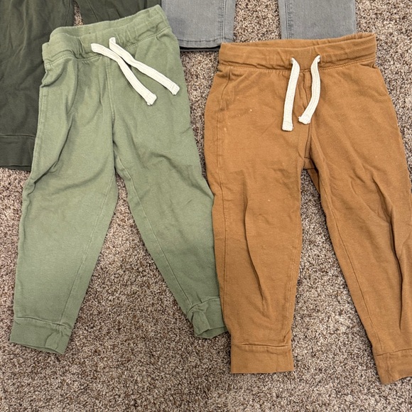 Lot of 6 old Navy Kids Jeans and Joggers - Gray, Blue, Green, Tan - Picture 3 of 6
